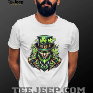 Badass Celtic Warrior Leprechaun with Glowing Green Eyes T Shirt