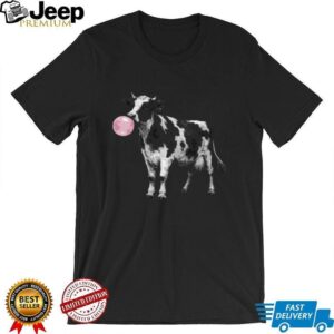 Cow Blowing Pink Bubblegum Retro Animal Graphic T Shirt