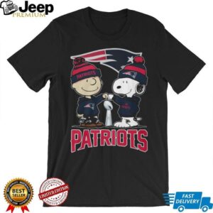 New England Patriots Snoopy and Charlie Brown Fist Bump Fan T Shirt New England Patriots Snoopy and Charlie Brown Fist Bump Fan T Shirt