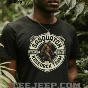 Official Sasquatch Research Team T Shirt Vintage Bigfoot Hunter Graphic Tee