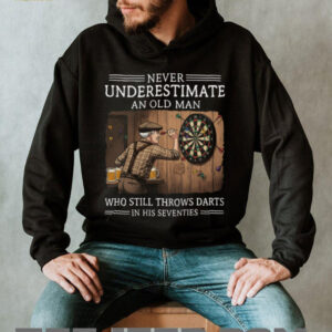 Never Underestimate An Old Man Darts Player Seventies Shirt