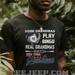 Real Grandmas Watch New York Yankees Baseball Heart T Shirt