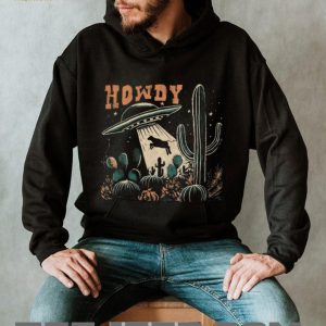 Retro Howdy UFO Alien Cow Abduction Desert Cactus Graphic T Shirt Retro Howdy UFO Alien Cow Abduction Desert Cactus Graphic T Shirt