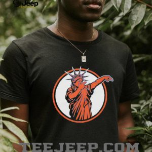 Statue of Liberty Dabbing Graphic Pop Culture Streetwear T Shirt