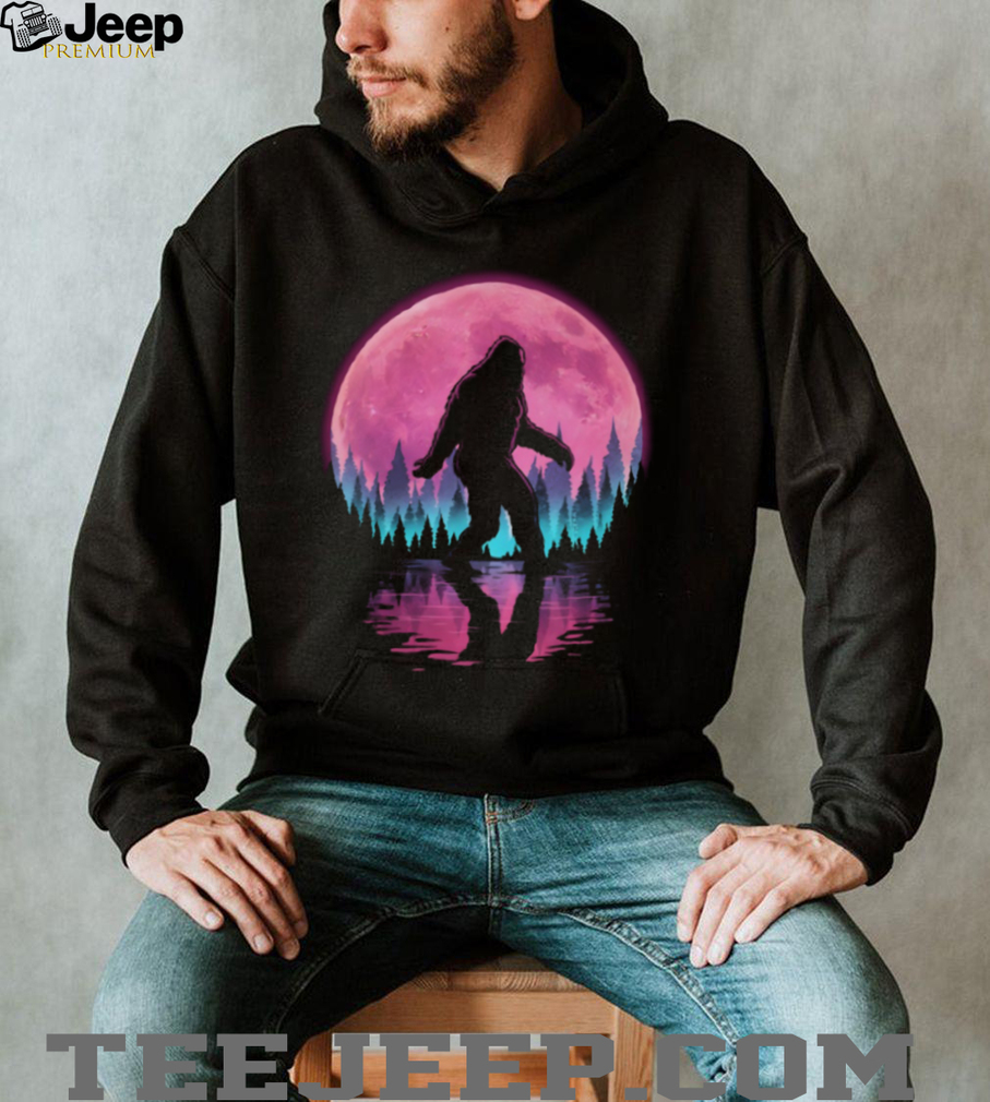 Synthwave Retro 80s Pink Moon Bigfoot Sasquatch Silhouette T Shirt Synthwave Retro 80s Pink Moon Bigfoot Sasquatch Silhouette T Shirt