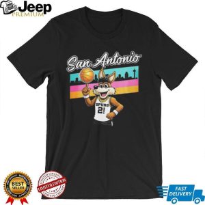 Vintage San Antonio Spurs Coyote Basketball Skyline Retro T Shirt Vintage San Antonio Spurs Coyote Basketball Skyline Retro T Shirt