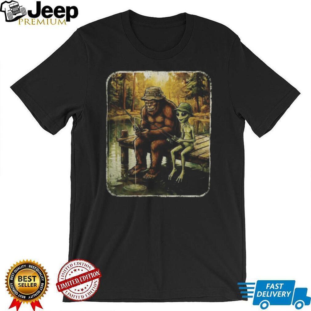 Bigfoot and Alien Friends Fishing at the Lake Vintage T Shirt Bigfoot and Alien Friends Fishing at the Lake Vintage T Shirt