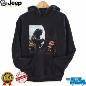 Funny Cookie Monster Holding Up Keebler Elf Vintage Dark Humor Graphic T Shirt