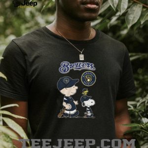 Milwaukee Brewers MLB Charlie Brown Snoopy Woodstock Baseball Fan Black T Shirt