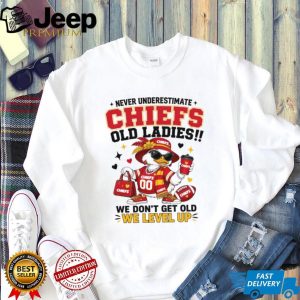 Never Underestimate A Chiefs Old Lady Level Up Duck Fan T Shirt
