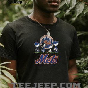 New York Mets Peanuts Snoopy Charlie Brown Lucy Walking Blue Orange Baseball T Shirt