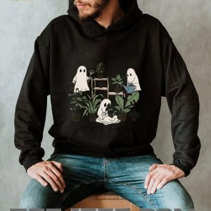 Cute Ghost Plant Mom Gardening Botanical Spooky Aesthetic T Shirt