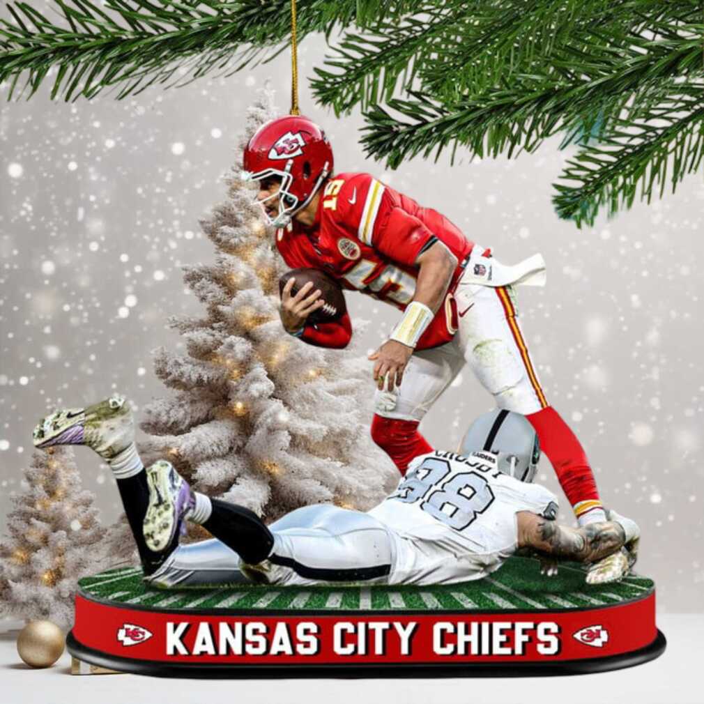 NFL Kansas City Chiefs Patrick Mahomes Holiday Decor Ornament NFL Kansas City Chiefs Patrick Mahomes Holiday Decor Ornament
