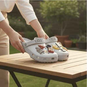 Looney Tunes x Crocs Classic Clog Bugs Bunny Edition