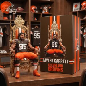 Myles Garrett Cleveland Browns Throne Desk Ornament