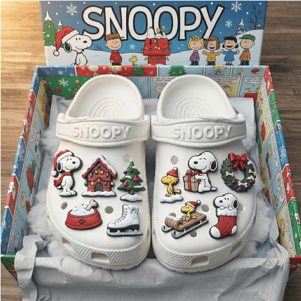 Snoopy Christmas Edition White Clogs Snoopy Christmas Edition White Clogs