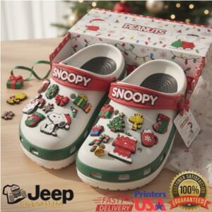 Unisex Crocs Classic Peanuts Clog