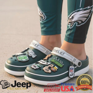 Unisex Philadelphia Eagles Crocs Classic Lined Clog