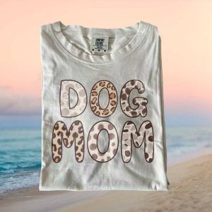 Dog Mom Leopard Cheetah Print Retro Trendy Aesthetic T Shirt