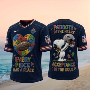 New England Patriots Snoopy Autism Awareness Graphic T Shirt